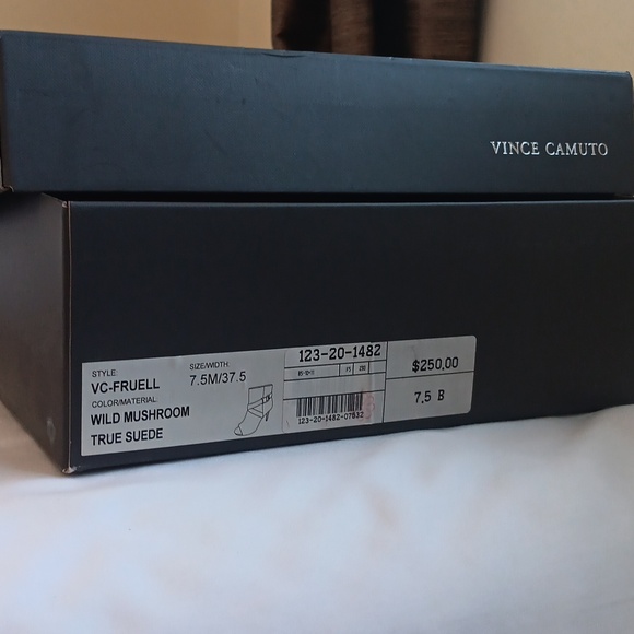 Never Worn Vince Camuto Peek Toe Heels - Picture 4 of 4